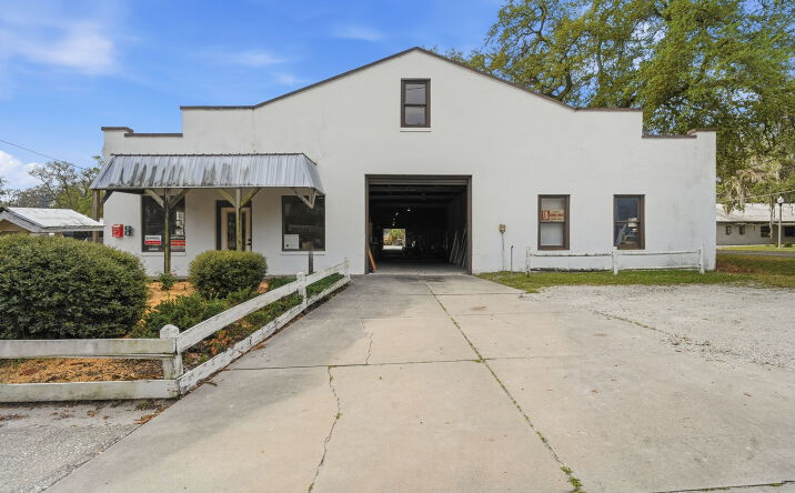 Pictures of Mixed Use property located at 210 E 5th St, Apopka, FL 32703, 207 E 6th St, Apopka, FL 32703 for sales - image #1