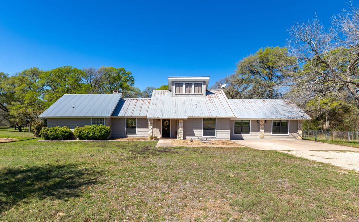 Pictures of Land property located at 12 Creekwood Dr, Schulenburg, TX 78956 for sales - image #1