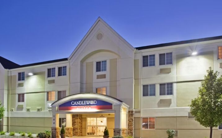 Pictures of Hospitality property located at 100 S Hammons Dr, Junction City, KS 66441 for sales - image #1