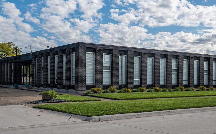 Pictures of Office property located at 24725 Greenfield Rd, Southfield, MI 48075 for sales - image #1