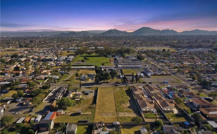 Pictures of Land property located at 17562 Court, Fontana, CA 92336 for sales - image #1