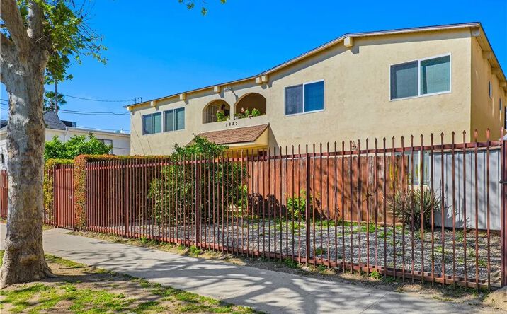 Pictures of Multifamily property located at 5923 Woodman Avenue, Valley Glen, CA 91401 for sales - image #1