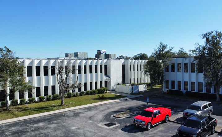 Pictures of Office property located at 6501 Arlington Expy, Jacksonville, FL 32211 for sales - image #1