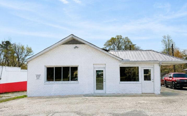 Pictures of Retail property located at 580 Cornelius St, Hillsborough, NC 27278 for sales - image #1