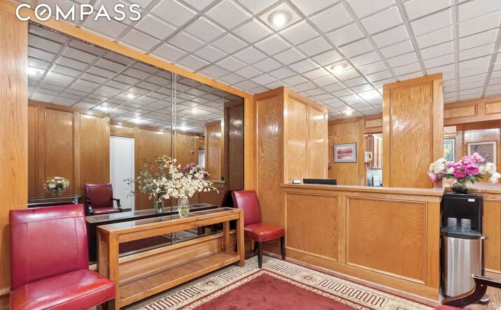Pictures of Office property located at 25 Central Park W Apt 1F, New York, NY 10023 for sales - image #1