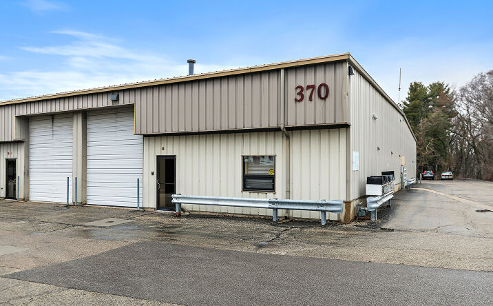 Pictures of Industrial property located at 370 E Prairie Street 13, Crystal Lake, IL 60014 for sales - image #1