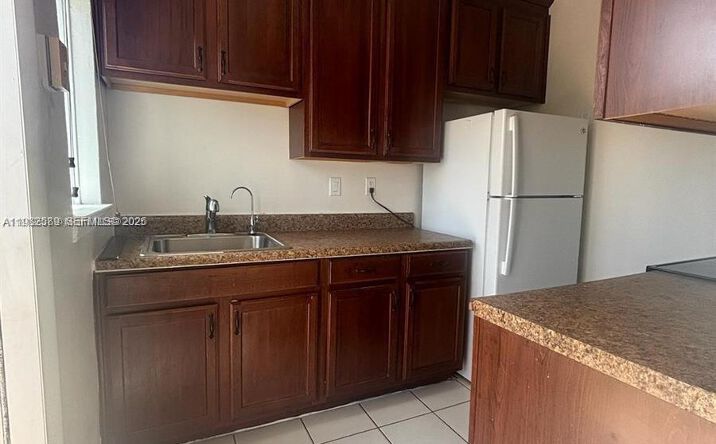 Pictures of Multifamily property located at 1015 NE 112th St, Biscayne Park, FL 33161 for sales - image #1