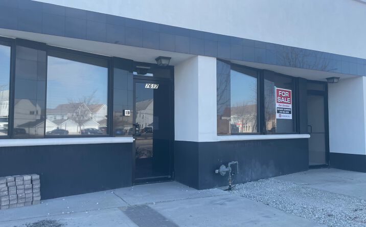 Pictures of Office, Retail property located at 7615 63rd St, Summit, IL 60501 for sales - image #1
