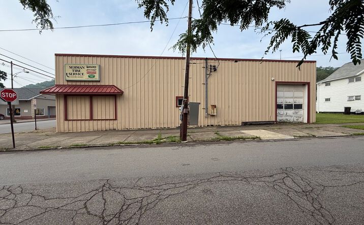 Pictures of Retail property located at 602 13th St, Franklin, PA 16323 for sales - image #1