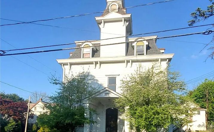 Pictures of Multifamily property located at 105 2nd St, Slatington, PA 18080 for sales - image #1
