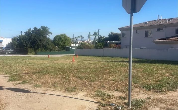 Pictures of Land property located at Ohio Ave, Signal Hill, CA 90755 for sales - image #1