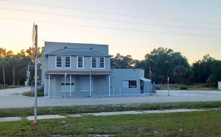 Pictures of Mixed Use, Office, Retail property located at 1700 US-17, Seville, FL 32190 for sales - image #1