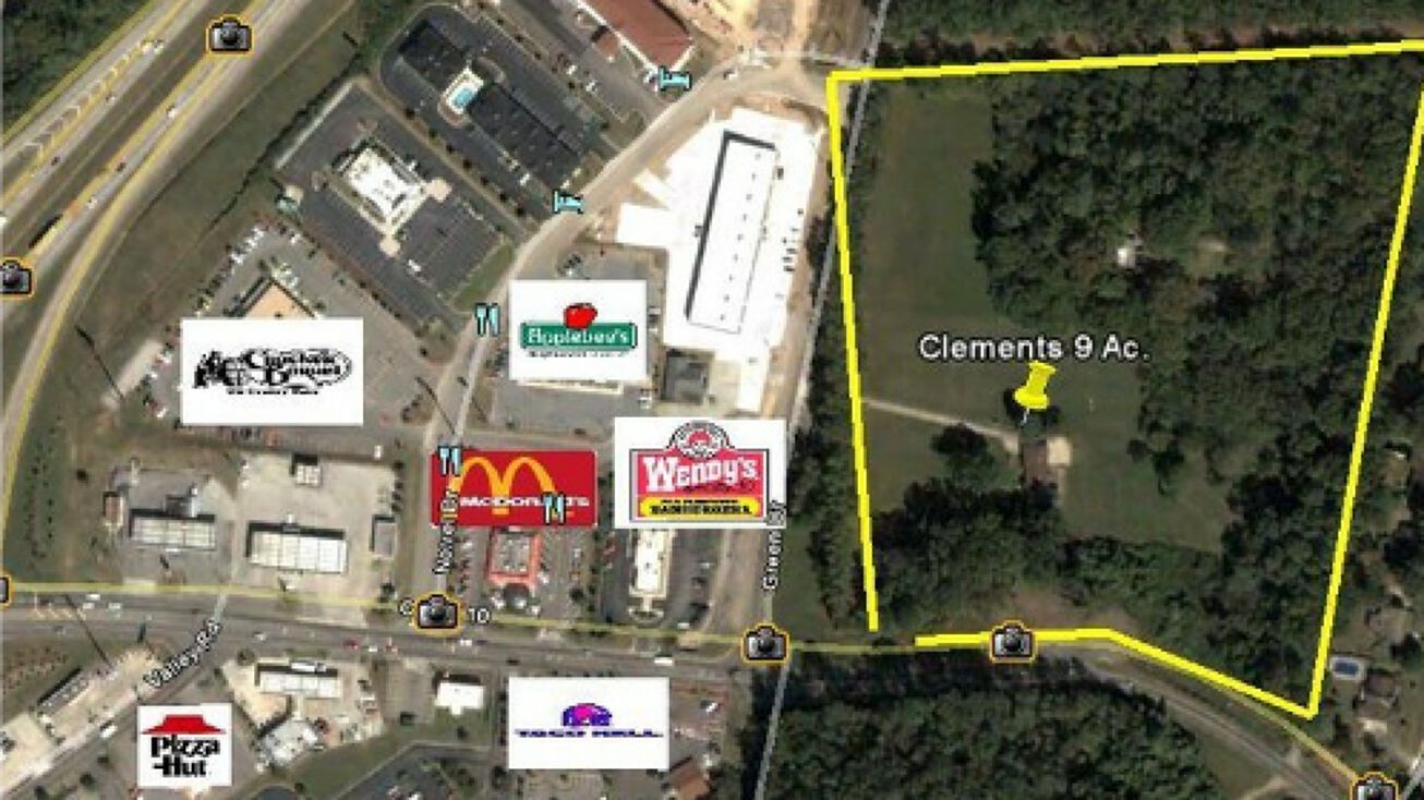 6670 Green Dr, Trussville, AL 35173