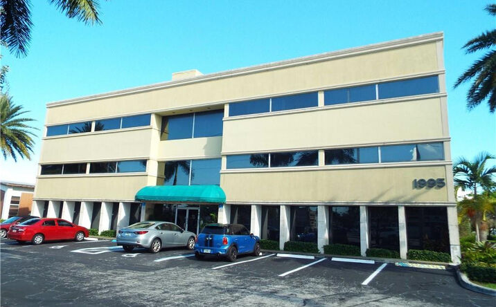 image of property at 1995 E OAKLAND PARK BLVD Oakland Park FL 33306-1147
