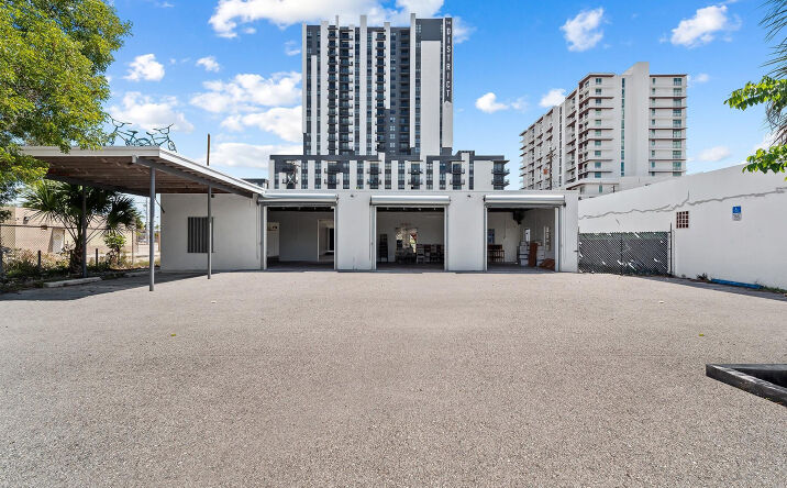 Pictures of Business for Sale property located at 804-810 NE 4th Avenue 804 #804, 805 & 810, Fort Lauderdale, FL 33304 for sales - image #1