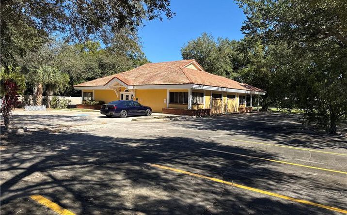 Pictures of Mixed Use, Office property located at 3660 20th Street, Vero Beach, FL 32960 for sales - image #1