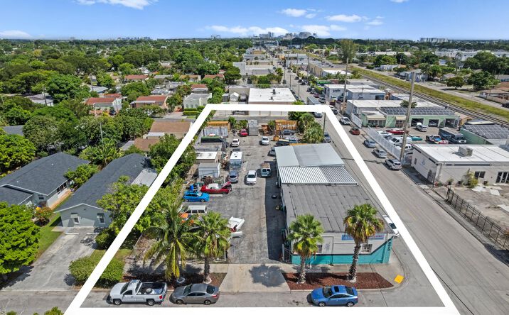 Pictures of Industrial, Retail property located at 5913 Georgia Avenue, West Palm Beach, FL 33405 for sales - image #1