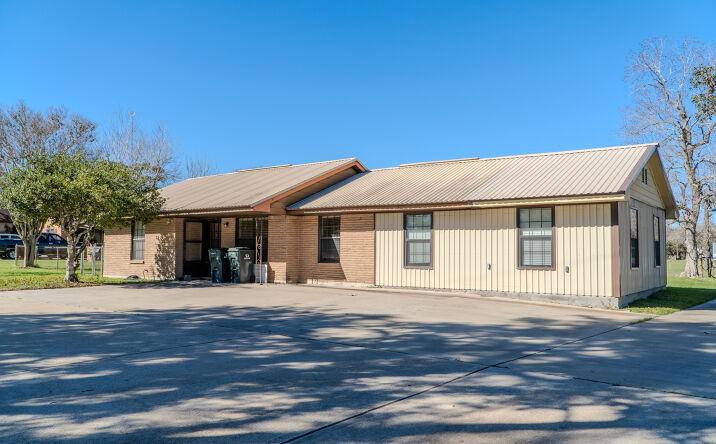 Pictures of Office, Mixed Use, Land property located at 4959 US-90, Alleyton, TX 78935 for sales - image #1