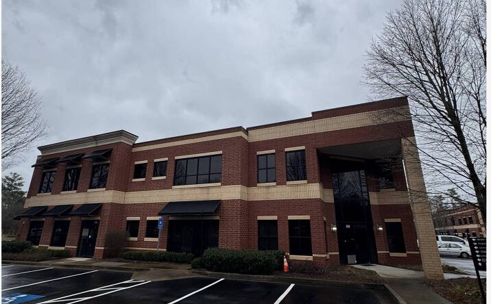 Pictures of Office property located at 1880 W Oak Pkwy, Marietta, GA 30062 for sales - image #1