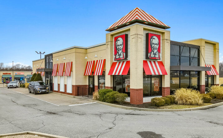 Pictures of Retail property located at 101 Baldridge Ln, Salem, IL 62881 for sales - image #1