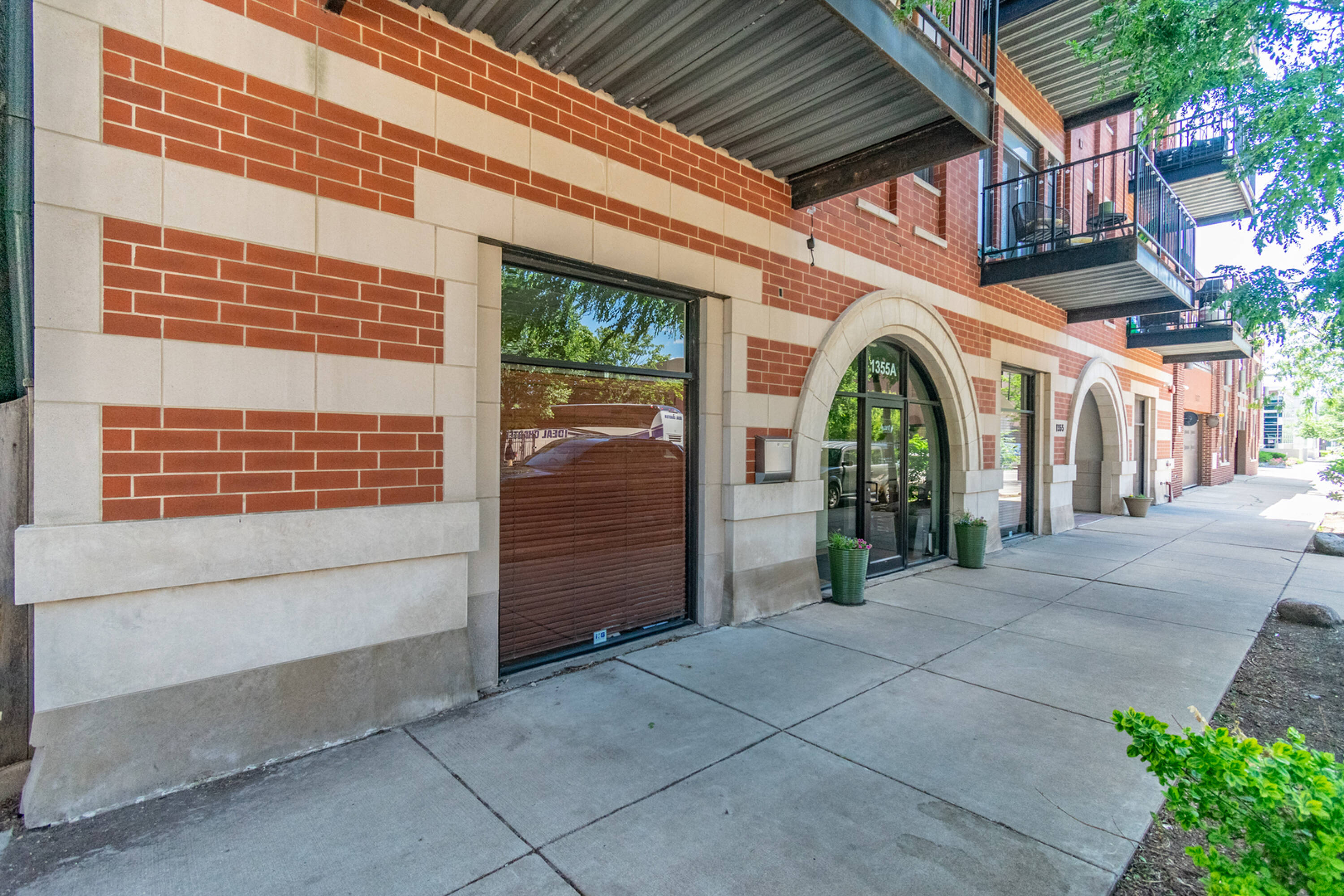 1355 W Washington Blvd 1
