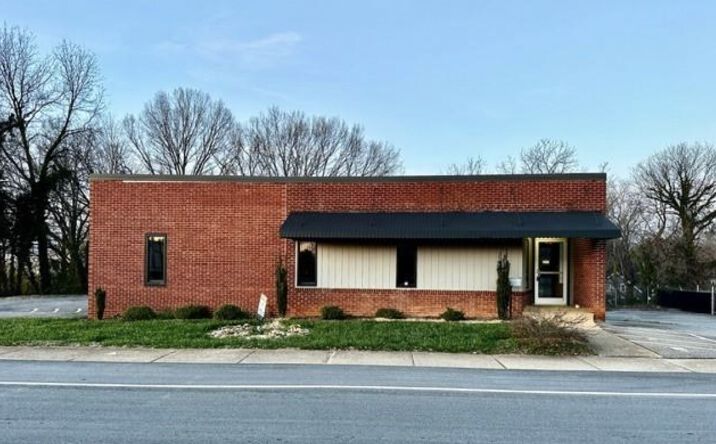 Pictures of Office, Retail property located at 706 Main Ave NW, Hickory, NC 28601 for sales - image #1