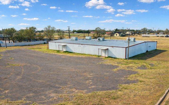 Pictures of Industrial, Mixed Use property located at 1121 Avenue L, Tahoka, TX 79373 for sales - image #1