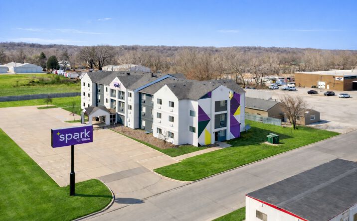 Pictures of Hospitality property located at 2705 48th Ave, Moline, IL 61265 for sales - image #1