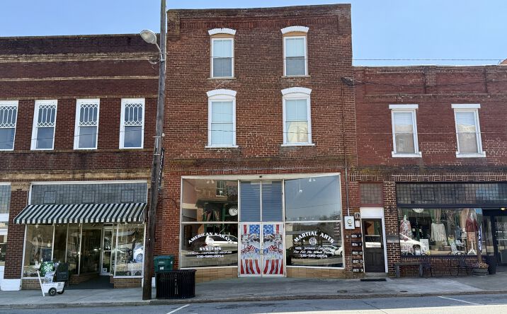Pictures of Mixed Use, Multifamily, Office, Retail property located at 106 E Murphy St, Madison, NC 27025 for sales - image #1