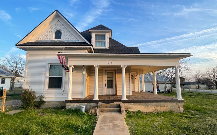 Pictures of Mixed Use property located at 215 W Main St, Lometa, TX 76853 for sales - image #1