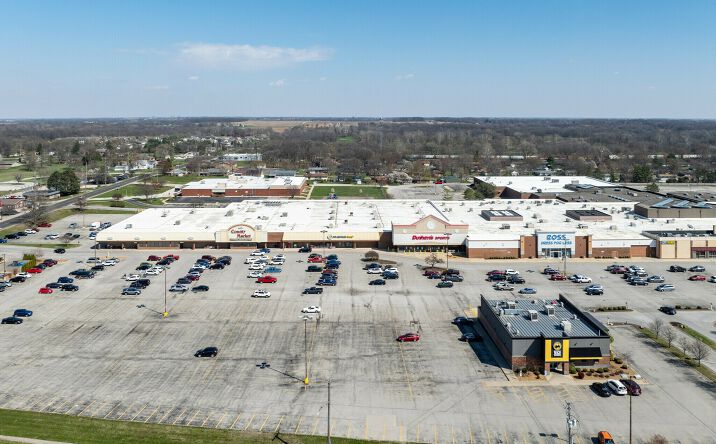 Pictures of Retail property located at 2917 N Vermilion St, Danville, IL 61832 for sales - image #1