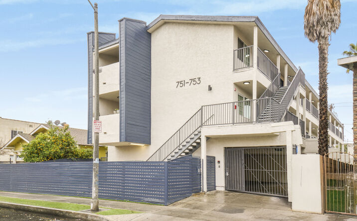 Pictures of Multifamily property located at 751 Cerritos Ave, Long Beach, CA 90813 for sales - image #1
