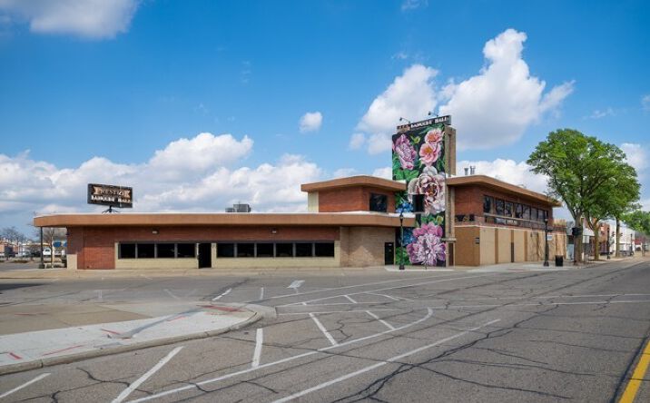 Pictures of Retail property located at 6600 Allen Rd, Allen Park, MI 48101 for sales - image #1
