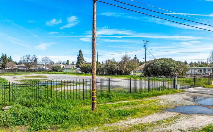 Pictures of Land property located at 341 S Parallel Ave, Ripon, CA 95366 for sales - image #1