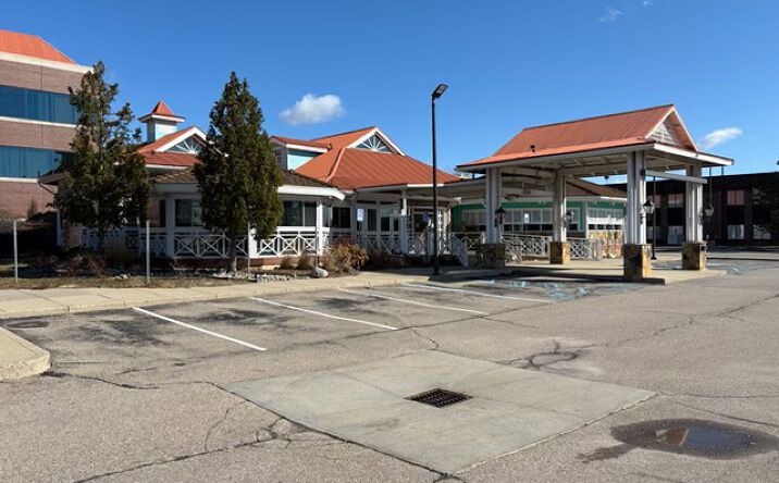 Pictures of Mixed Use, Office, Retail property located at 539 E Big Beaver Rd, Troy, MI 48083 for sales - image #1