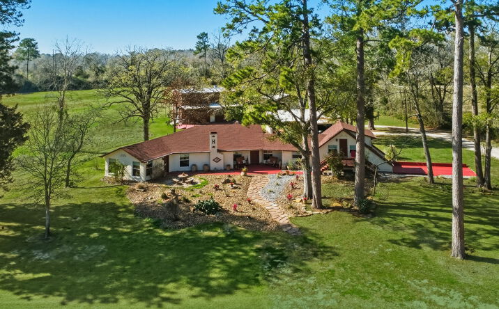 Pictures of Mixed Use, Multifamily property located at 5519 US-59, Livingston, TX 77351 for sales - image #1