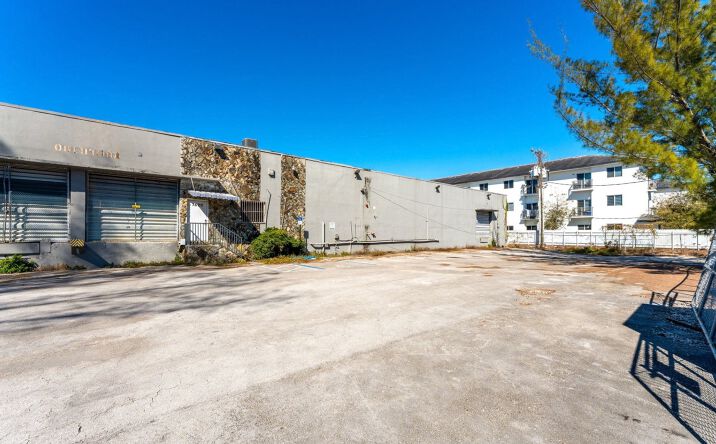 Pictures of Industrial property located at 7620 W 2nd Ct, Hialeah, FL 33014 for sales - image #1