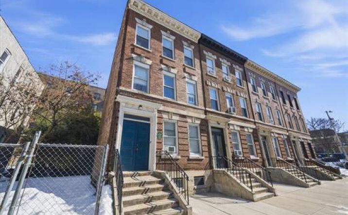 Pictures of Multifamily property located at 92 Elliott Ave, Yonkers, NY 10705 for sales - image #1