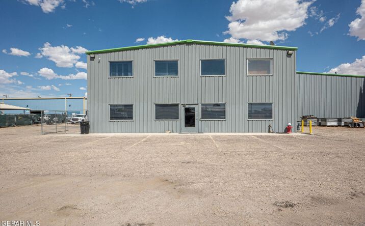 Pictures of Industrial property located at 3500 Confederate Dr, El Paso, TX 79936 for sales - image #1
