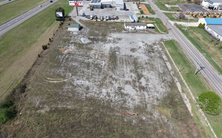 Pictures of Land property located at 570 Alfred Thun Rd, Clarksville, TN 37040 for sales - image #1