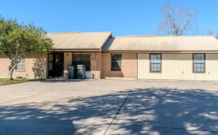 Pictures of Retail, Land property located at 4959 US Hwy 90, Alleyton, TX 78935 for sales - image #1