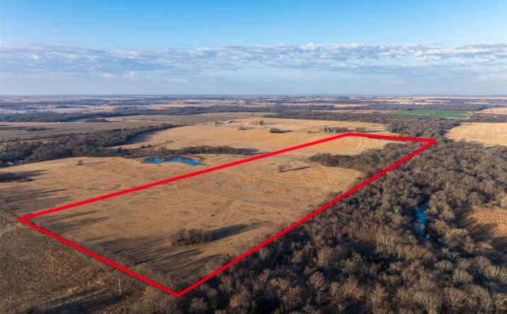 Pictures of Land property located at 1 N 320 Road, Morris, OK 74445 for sales - image #1