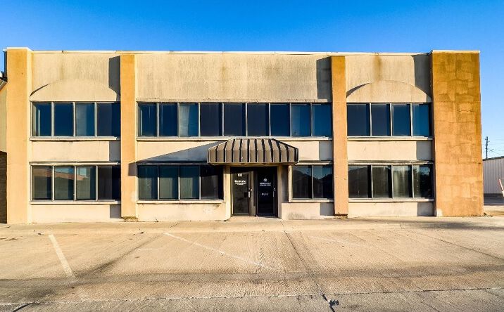 Pictures of Mixed Use property located at 209 E Wyandotte Avenue, McAlester, OK 74501 for sales - image #1