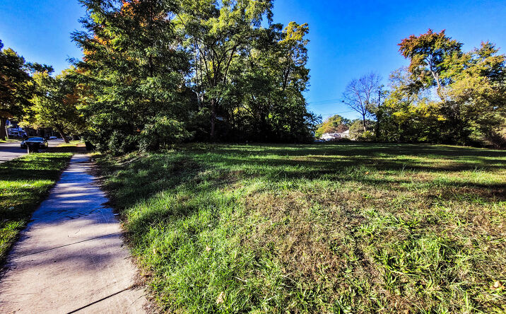 Pictures of Land property located at 1613 Leer St, South Bend, IN 46613 for sales - image #1
