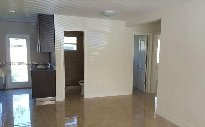 Pictures of Multifamily property located at 2411 Thomas St, Hollywood, FL 33020 for sales - image #1