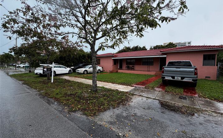 Pictures of Multifamily property located at 2660 SW 36th Ave, Miami, FL 33133 for sales - image #1