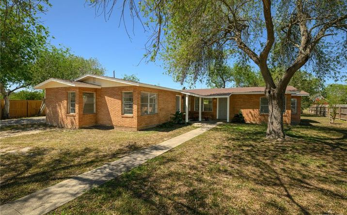 Pictures of Multifamily property located at 1821-1823 Warren Street, Harlingen, TX 78550 for sales - image #1