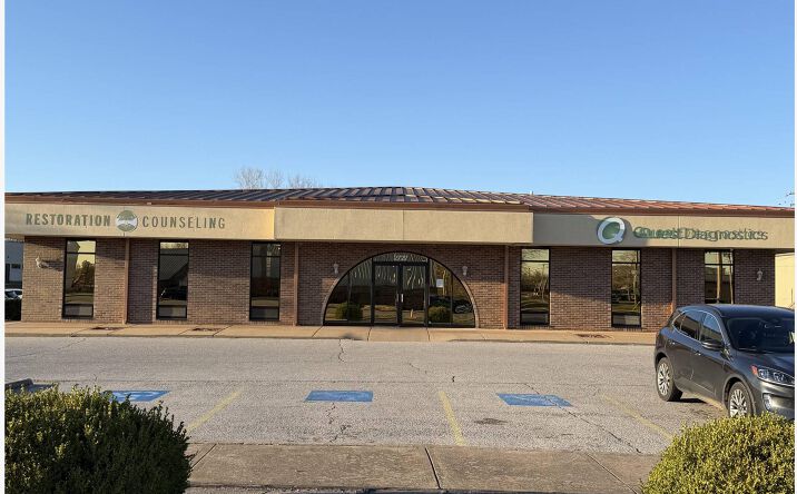 Pictures of Retail property located at 2727 E 32nd St, Joplin, MO 64804 for sales - image #1