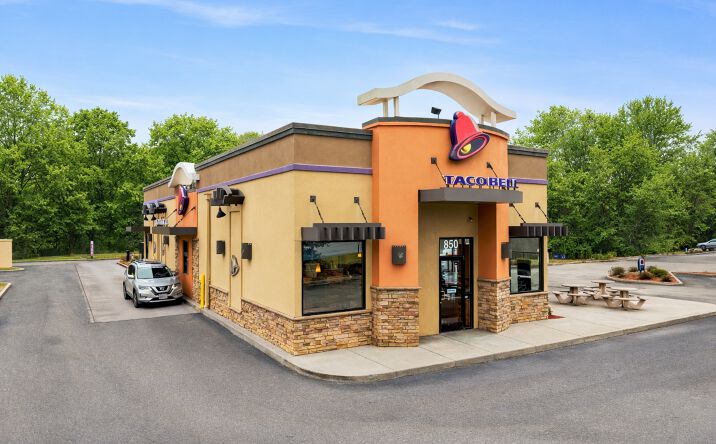 Pictures of Retail property located at 850 N Green St, Brownsburg, IN 46112 for sales - image #1
