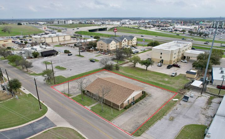 Pictures of Mixed Use, Office, Retail property located at 1821 Everton Dr, Temple, TX 76504 for sales - image #1